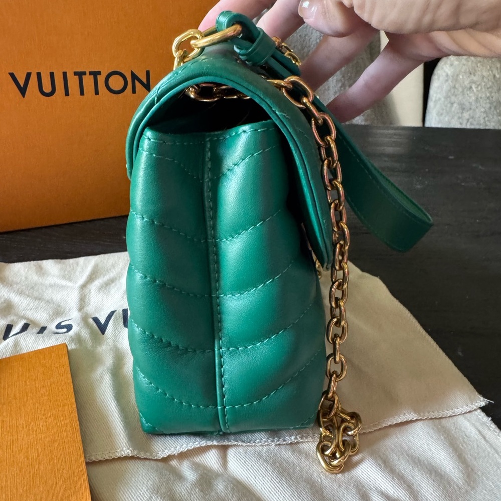 Louis Vuitton Green Calfskin New Wave Chain Bag MM in NM Emerald - Picture 5 of 10